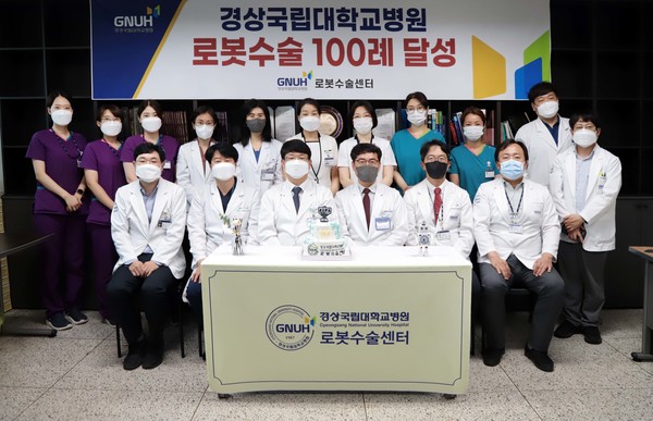 ‘다빈치 Xi 로봇수술 100례 달성’ 기념식