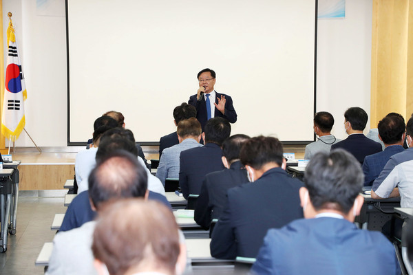 홍남표 창원특례시장, 경남경제 혁신성장 CEO 혁신경영 7월 아카데미 참석