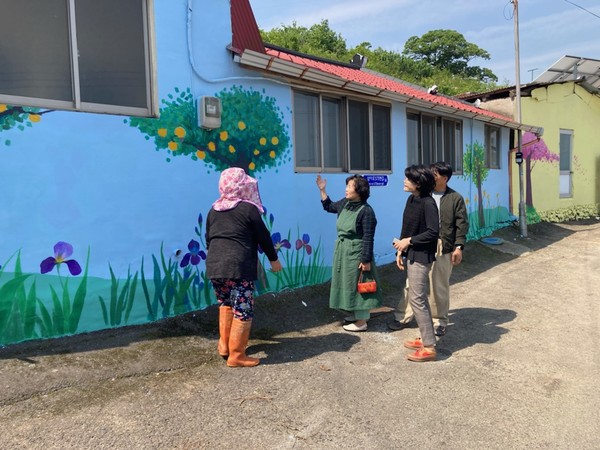 남해군미술협회, 이동면 장전마을 벽화그리기
