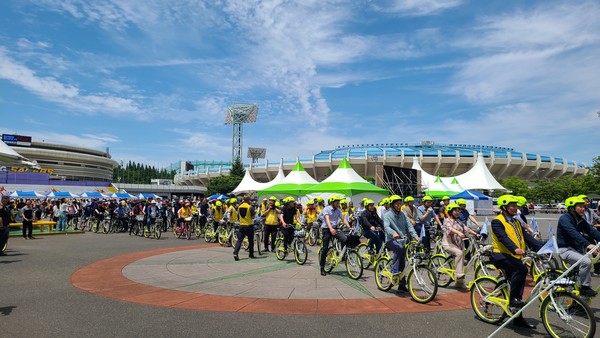 창원특례시는 4일, 창원스포츠파크내 만남의 광장 일원에서 '2023 생활자전거타기 대행진' 행사를 가졌다.