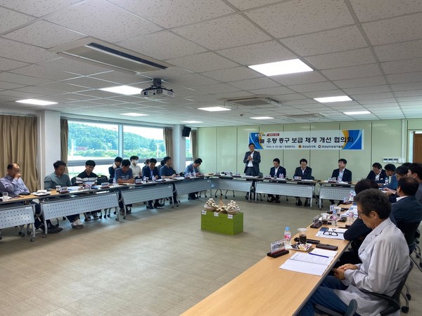 경상남도농업기술원이 지난 23일, 창녕군 소재 양파연구소에서 ‘마늘 우량 종구 보급 체계 개선 협의회’를 개최했다.