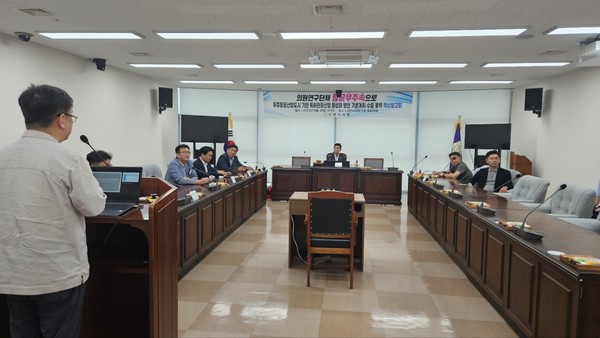 사천시의회 의원연구단체인 ‘항공우주속으로’가 30일, 시의회 2층 소회의실에서 용역 착수보고회를 가졌다.