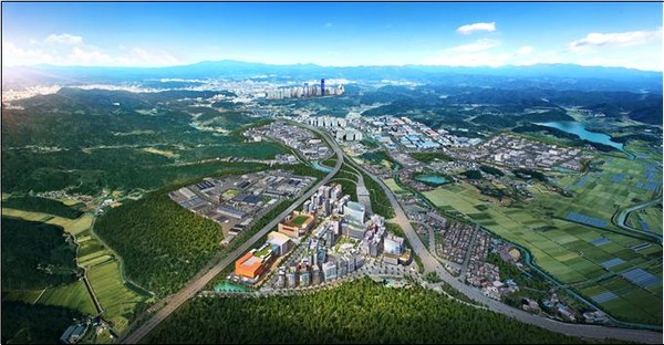 지난 2018년부터 사천시 관문인 사천IC 일원에 조성 중인 사천IC복합유통상업단지 도시개발사업의 1단계 공사를 완료했다.